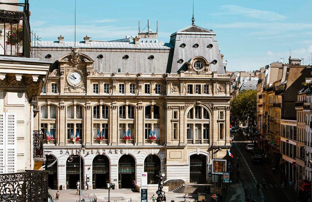 Gare Saint Lazare Hôtel du Printemps Paris 8